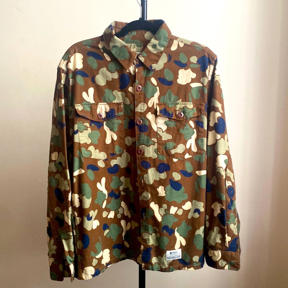 Insight button down top